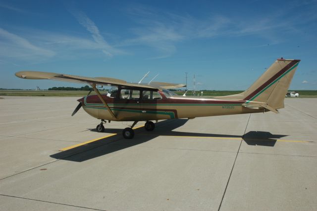 Cessna Skyhawk (N7252G)