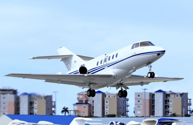 Hawker 800 (N800RG)