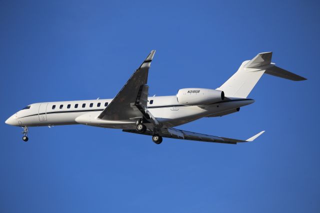 BOMBARDIER BD-700 Global 7500 (N318GB)