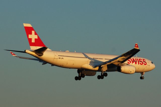 Airbus A330-300 (HB-JHL)