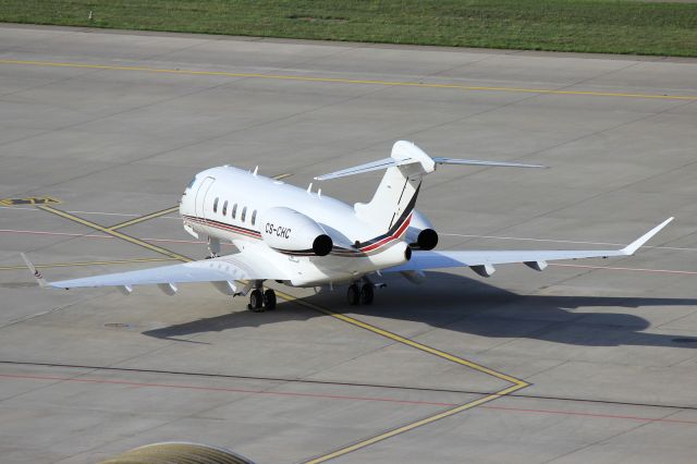 Canadair Challenger 350 (CS-CHC)