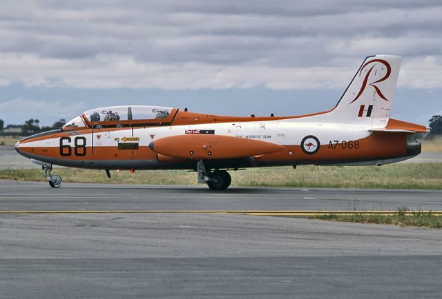 A7068 — - AUSTRALIA - AIR FORCE - COMMONWEALTH CA-30 (MB-326H) - REGF : A7-068 (CN CA30-68) - EDINBURGH RAAF BASE ADELAIDE SA. AUSTRALIA - YPED 16/11/1986