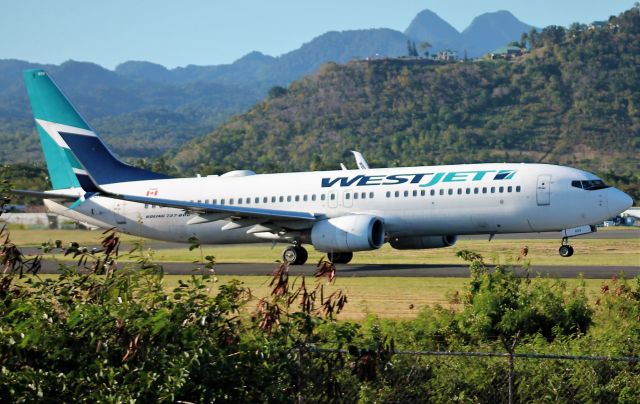 Boeing 737-800 (C-GWSR)