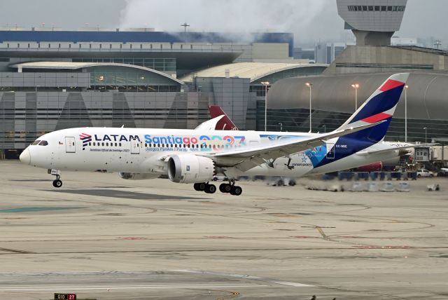 Boeing 787-8 (CC-BBE)