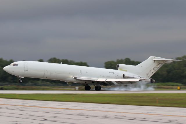 BOEING 727-200 (N209TR) - Smokin’! IJW209 touching down on RWY 07 at KTOL on 7 Sep 2019. 