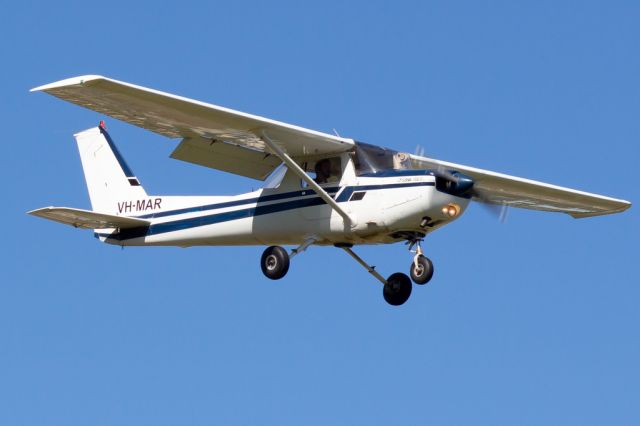 Cessna 152 (VH-MAR)