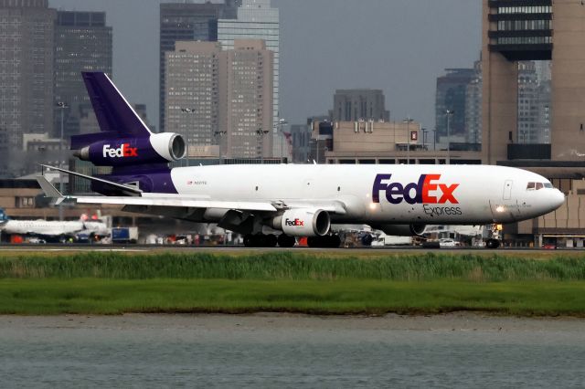 Boeing MD-11 (N597FE)