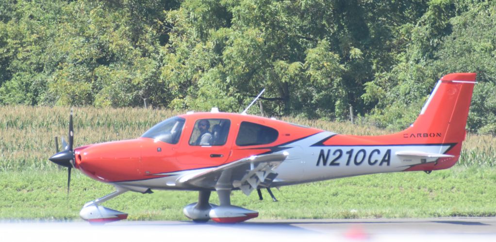 Cirrus SR-22 (N210CA) - Runway 24 arrival