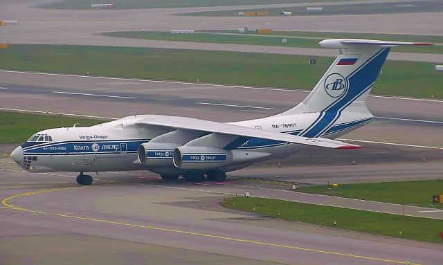 Ilyushin Il-76 (RA-76951)