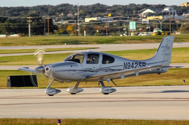 Cirrus SR-22 (N942SR)