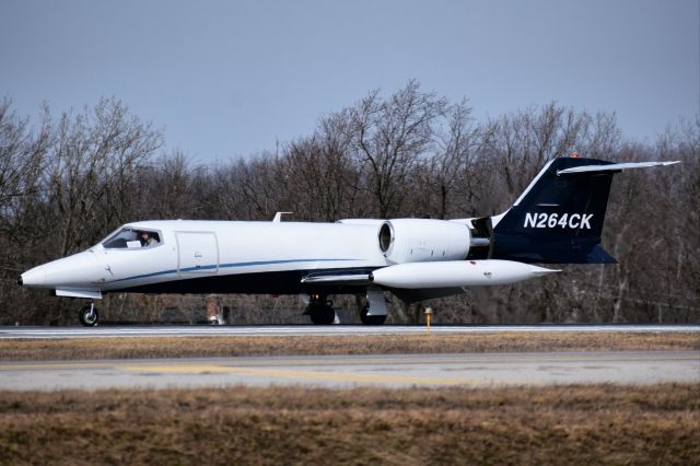 Learjet 35 (N264CK) - USC422 arriving into Buffalo from St. Louis...