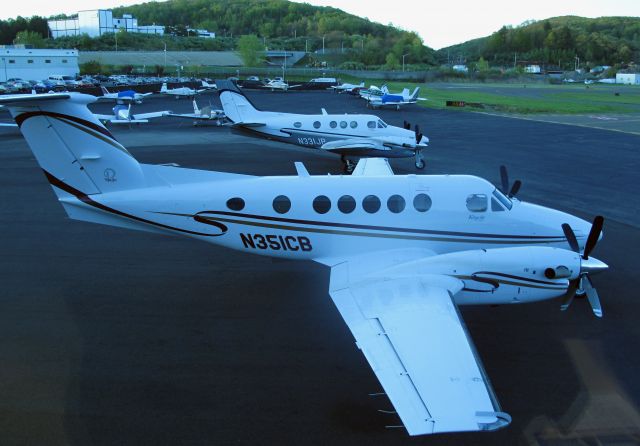 Beechcraft King Air 90 (N331JP) - Two  King Airs depart from the RELIANT AIR ramp. RELIANT AIR has the lowest fuel price on the Danbury (KDXR) aiport.