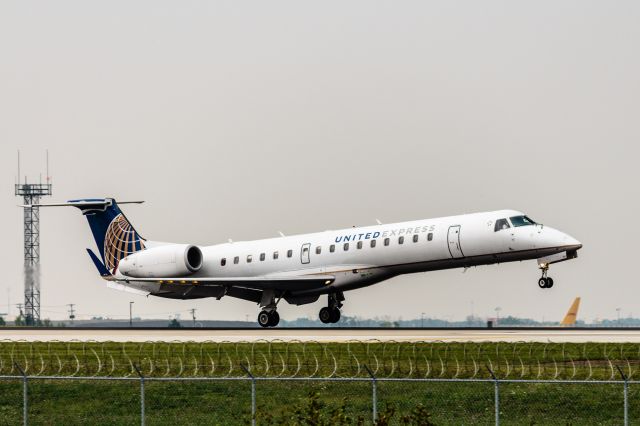 Embraer ERJ-135 (N11107)