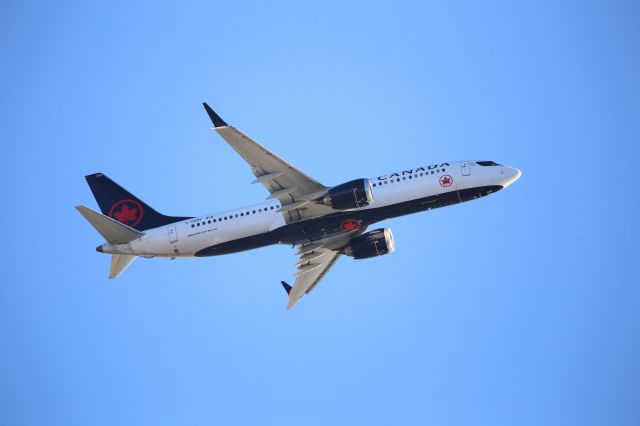 Boeing 737 MAX 8 (C-GEMV)