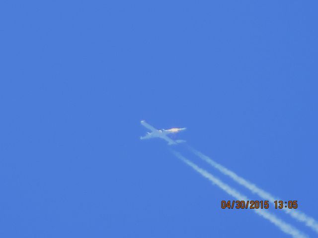 Boeing 757-200 (N757AF) - Donald Trumps 757 passing over Southeastern Kansas heading to Houston. None of my pictures of it turned out good at all. Still had to post them. Hopefully Mr. Trump will give me another chance at getting a better picture.