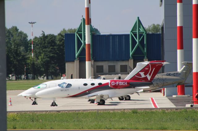 Cessna Citation Mustang (G-FBKH) - PISTA A.T.A. 13-05-2017