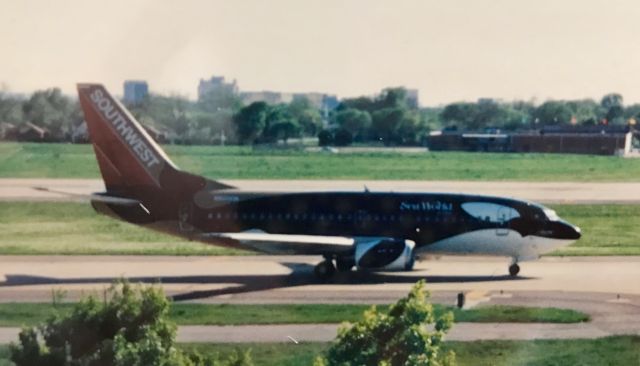 Boeing 737-500 (N507SW) - Taken during the mid 1990s at Dallas Love Field.
