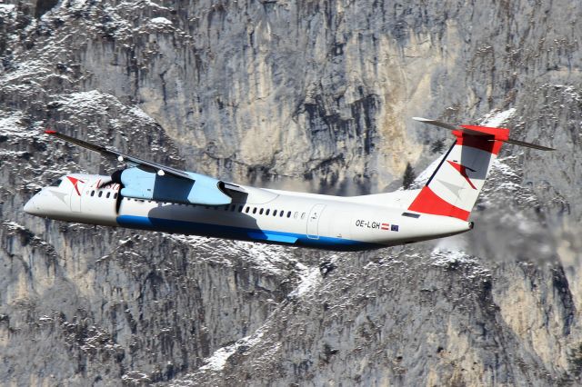 de Havilland Dash 8-400 (OE-LGH)