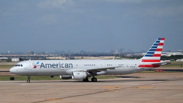 Airbus A321 (N198UW)