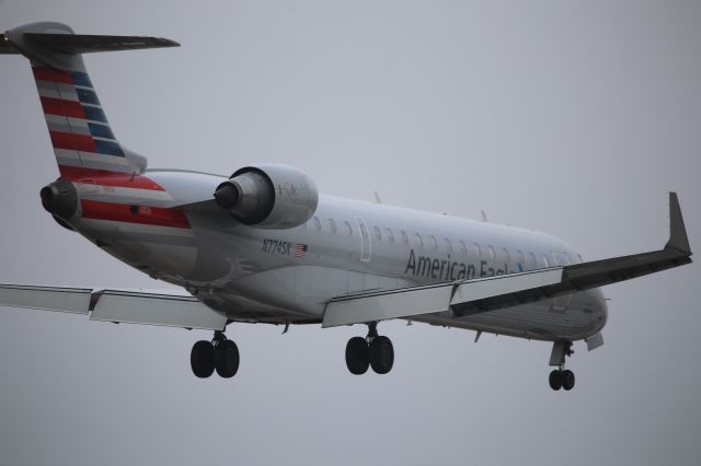 Canadair Regional Jet CRJ-700 (N774SK)