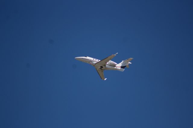 Embraer Phenom 300 (N310QS)