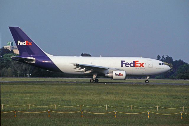 Airbus A310 (N416FE) - Departure at Narita Intl Airport Rwy16R on 1996/05/26