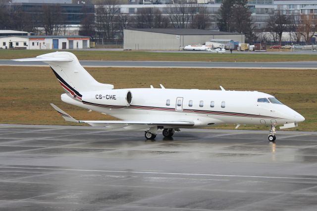 Canadair Challenger 350 (CS-CHE)