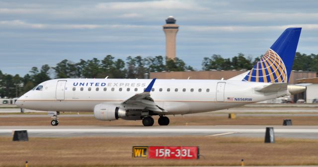 Embraer 170/175 (N856RW)