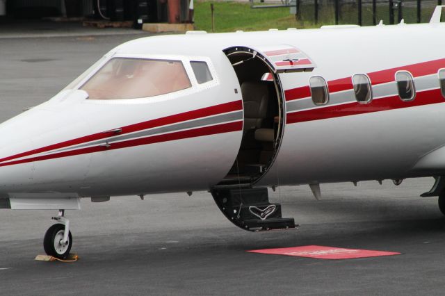 Learjet 60 (N38SV)