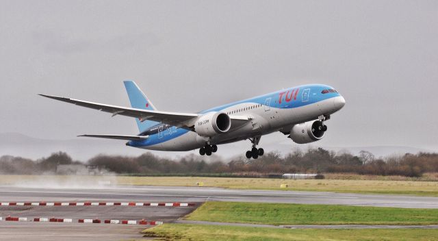 G-TUIF — - TUI Dreamliner rotating off 23R at Manchester