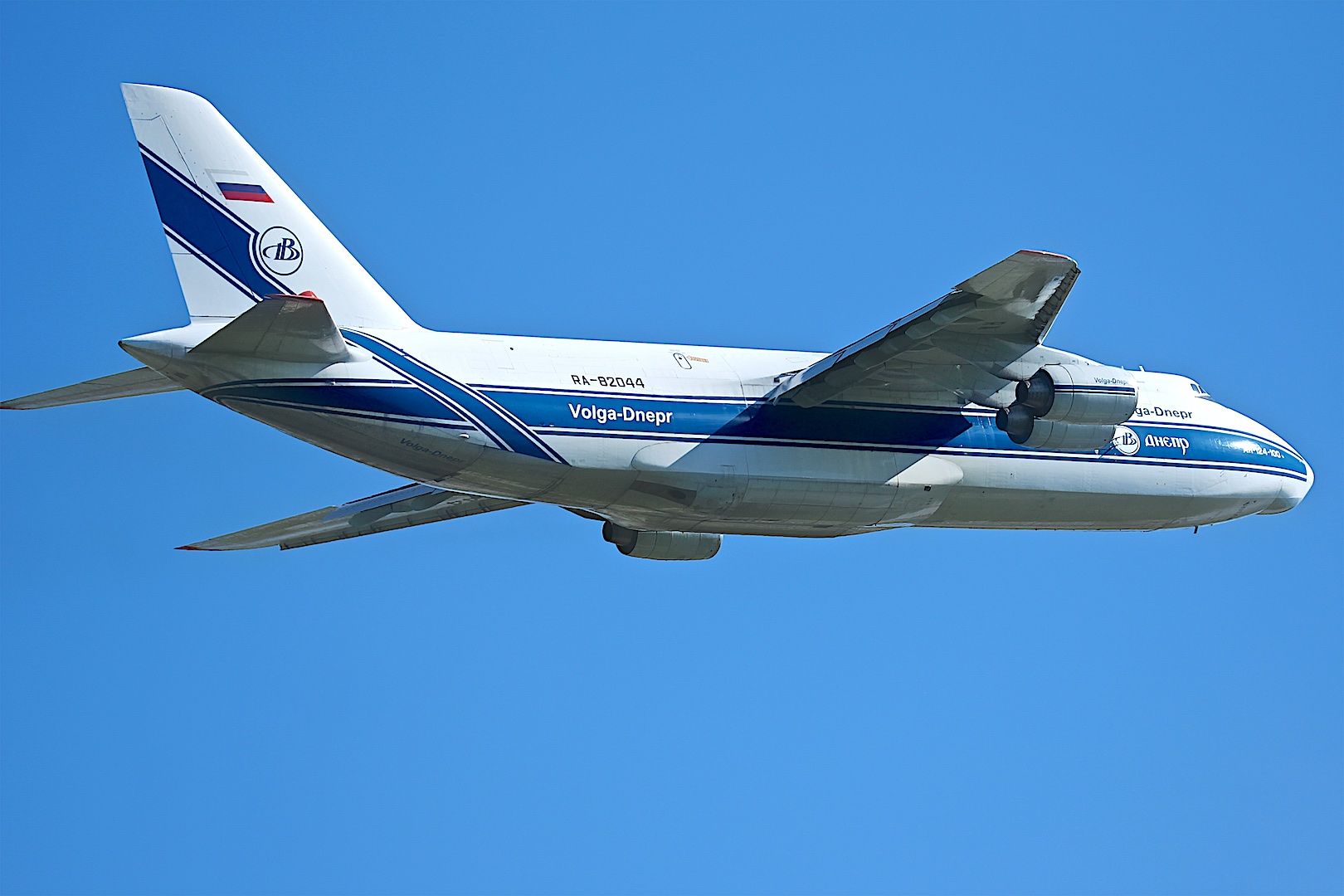 Antonov An-124 Ruslan (RA-82044)