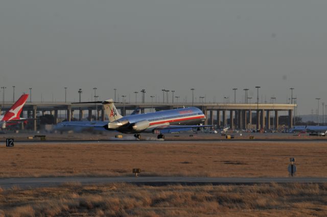 McDonnell Douglas MD-83 (N9620D) - TOUCHDOWN! 18R ON 12/1/2018