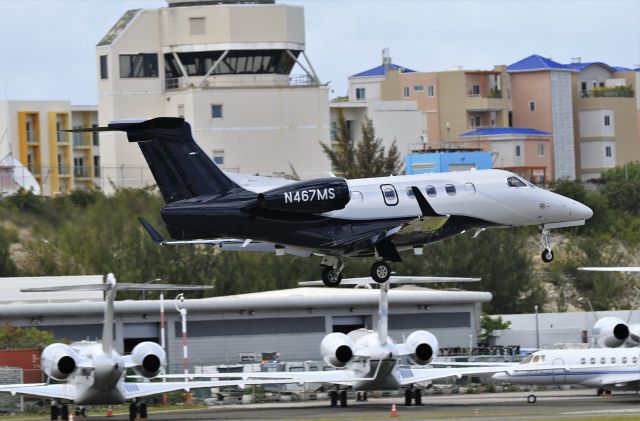 Embraer Phenom 300 (N467MS)