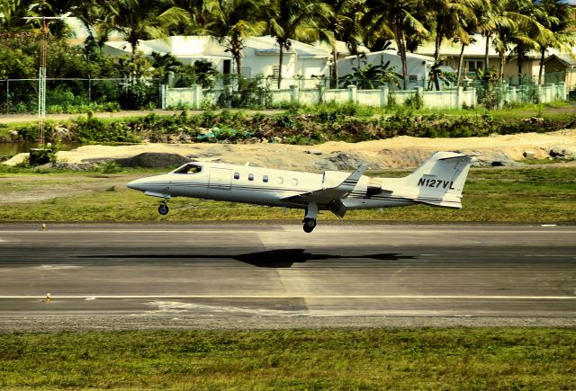 Learjet 31 (N127VL)