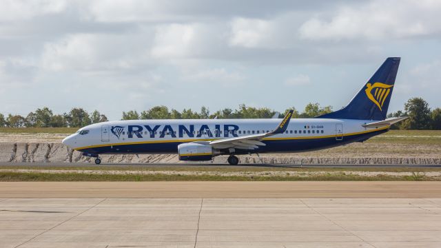 Boeing 737-700 (EI-DHR)