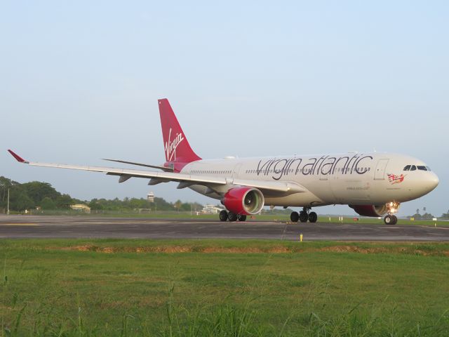 Airbus A330-200 (G-VMNK)