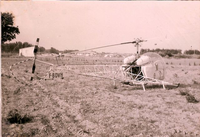 — — - Bell 47 ?H? agricultural 1967