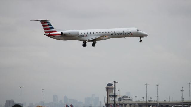 Embraer ERJ-145 (N925AE)