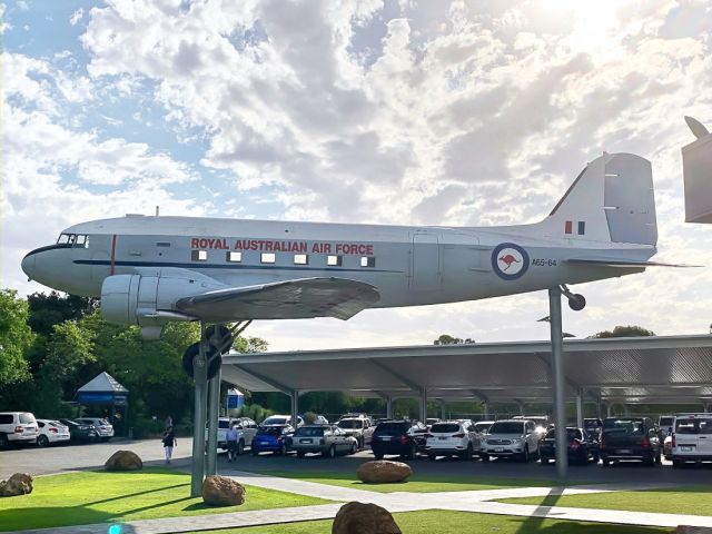 Douglas DC-3 (A6564)