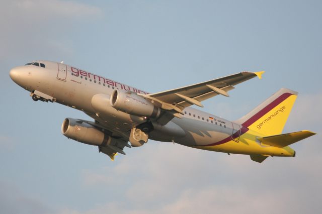 Airbus A319 (D-AGWF) - Evening departure from Cologne 4 May 2011.