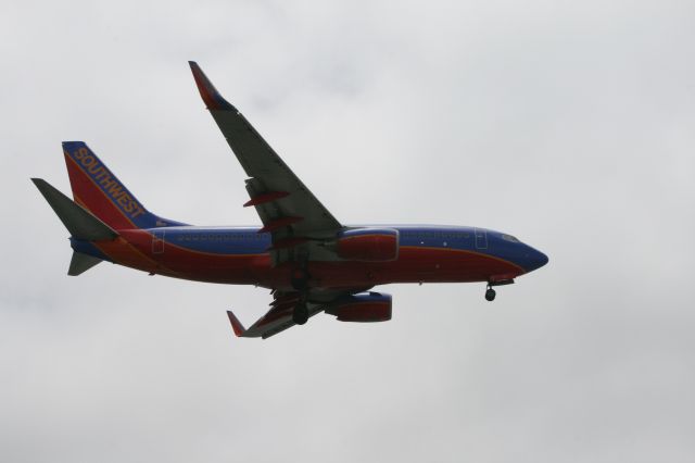 Boeing 737-700 (N768SW)