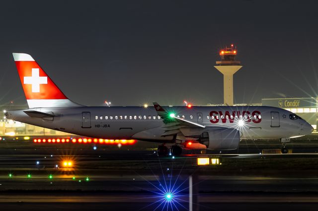 Airbus A220-100 (HB-JBA)