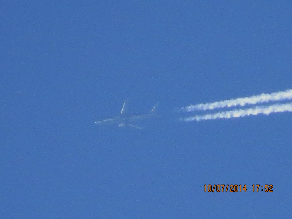 Boeing 737-800 (N907AN) - American Airlines flight 2342 from ORD to DFW over Southeastern Kansas at 38,000 feet.