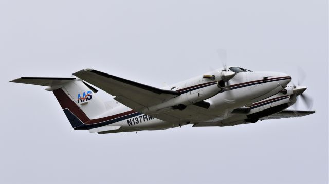 Beechcraft Super King Air 200 (N137RM)