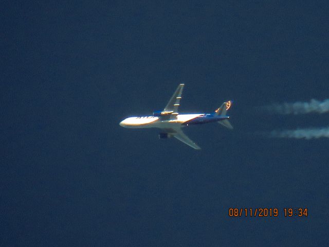 BOEING 767-300 (N641GT)