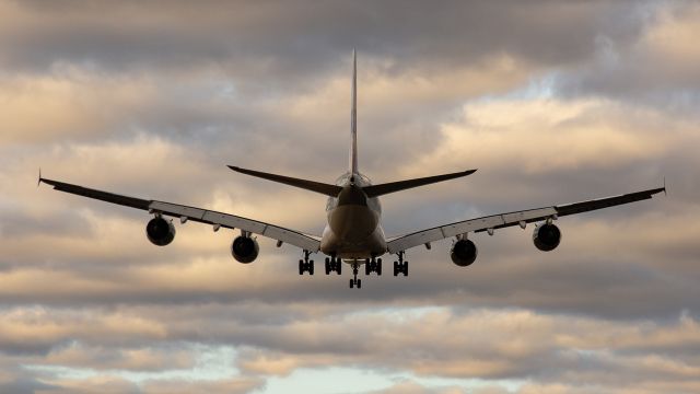 Airbus A380-800 (9V-APF)