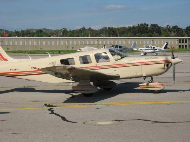 Piper Saratoga (N100WD) - Taxiing to RWY 24