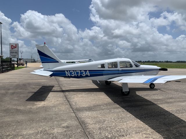 Piper Cherokee Arrow (N31734)