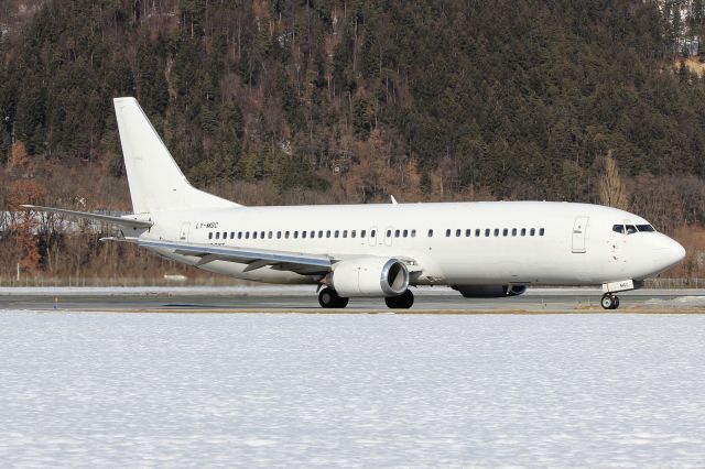 BOEING 737-400 (LY-MGC)