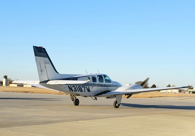 Beechcraft Baron (58) (N3187W)